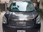 Toyota Noah X 2012