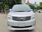 Toyota Noah X 2012