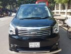 Toyota Noah X 2012