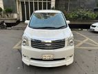 Toyota Noah X 2012