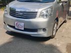 Toyota Noah X 2012