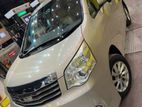 Toyota Noah . 2012