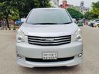 Toyota Noah X 2012