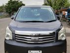 Toyota Noah x 2012