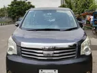 Toyota Noah x 2012