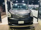 Toyota Noah x 2012