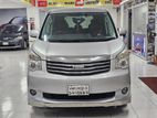 Toyota Noah X 2012