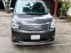 Toyota Noah x 2012