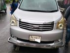 Toyota Noah x 2013