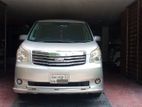 Toyota Noah X 2013