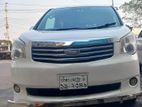 Toyota Noah X 2013