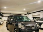 Toyota Noah X 2013