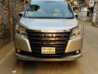 Toyota Noah X 2015