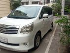 Toyota Noah X addition Pearl 2012