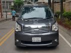 Toyota Noah X Door Power 2011