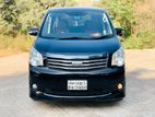 Toyota Noah X DOOR PWR 2010