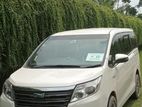 Toyota Noah x hybrid 2014