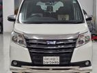 Toyota Noah X- Hybrid 2015