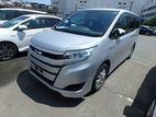 Toyota Noah X Hybrid 2019