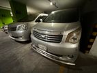 Toyota Noah . 2011