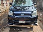 Toyota Noah X-LIMITED 2002