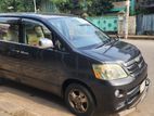 Toyota Noah X-LIMITED 2003