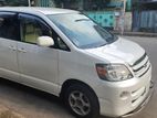 Toyota Noah X-Limited 2004