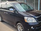 Toyota Noah X-LIMITED 2004