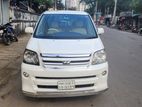 Toyota Noah X-Limited 2004