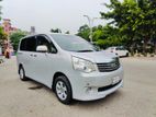 Toyota Noah X-Noah 2012