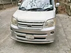 Toyota Noah . 2005