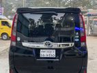 Toyota Noah X 2014