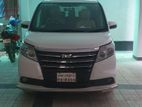 Toyota Noah X 2015