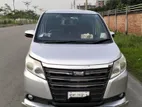 Toyota Noah hybrid 2014