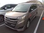 Toyota Noah x non-hybrid 2021