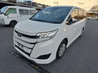 Toyota Noah X Non Hybrid Pearl 2020