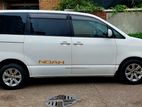 Toyota Noah -X-PEARL COLOR 2002