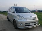 Toyota Noah X PkG 2004