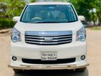 Toyota Noah X PUSH START 2011