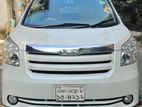 Toyota Noah X Smart 2009