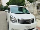 Toyota Noah X smart 2010