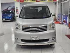 Toyota Noah (X Smart) 2010