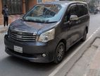 Toyota Noah X- SMART. 2011