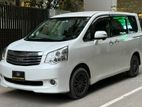 Toyota Noah X- Smart 2011