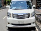 Toyota Noah X - SMART. 2011