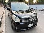 Toyota Noah X SMART 2012