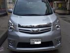 Toyota Noah X Smart 2012