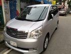 Toyota Noah X Smart 2012