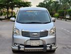 Toyota Noah X Smart full fresh 2011