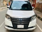 Toyota Noah X SMART HYBRID 2015